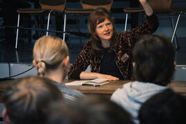 Anja Kampmann in der Aula der KKS.